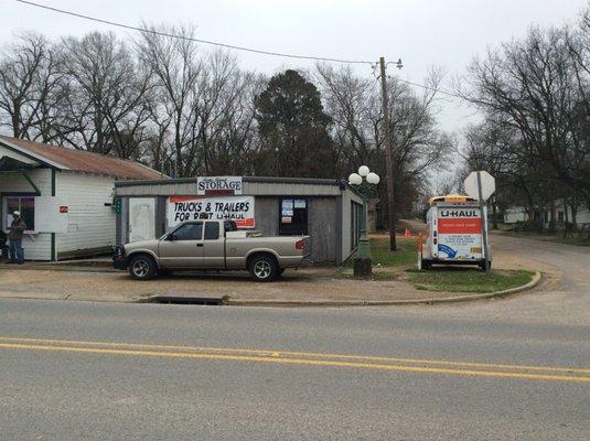 U-Haul Neighborhood Dealer