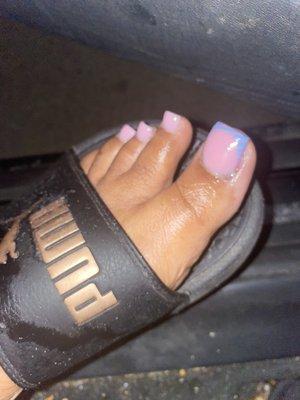 I asked for the purple and blue trim she just did the big toe