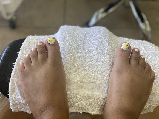 Beautiful Sunflower Pedicure