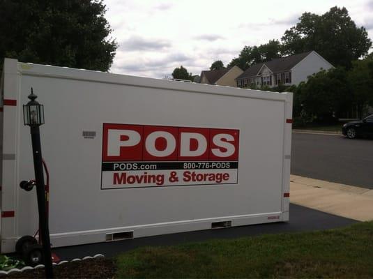 We provide services of packing pods trucks and unloads trucks