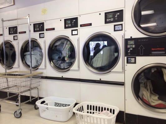 K & B Laundromat & Dry Cleaners