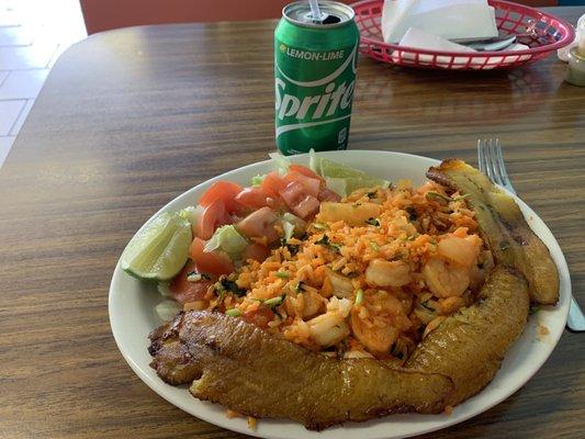 Shrimp rice with plantains