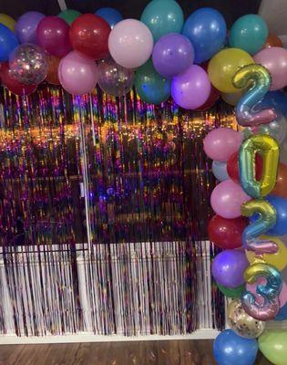 Colorful confetti new year balloon garland