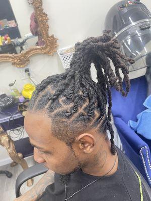 Locs retwist and style