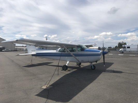 N63352 is the perfect bird to fly IFR : ADS in & out, GTN750. Perfect condition !