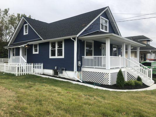 Charcoal Timberline Hd  Pacific Blue Siding