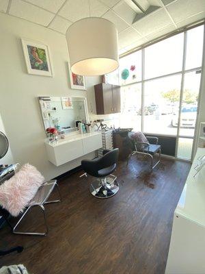 Salon Private Suite