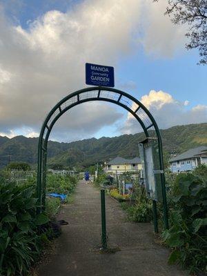 Manoa community garden entrance