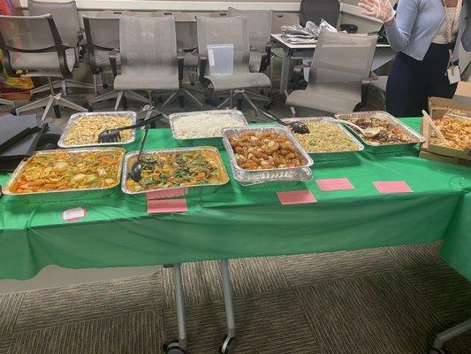 L to R: Malaysian chick curry, beef Thai curry, pineapple crispy chick, tofu Cantonese noodles, spicy beef