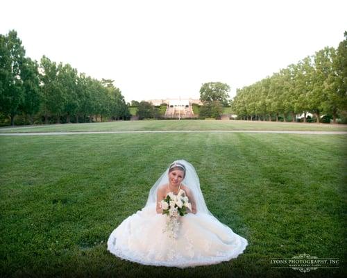 Bridal portrait in Ault Park, Cincinnati, Ohio.