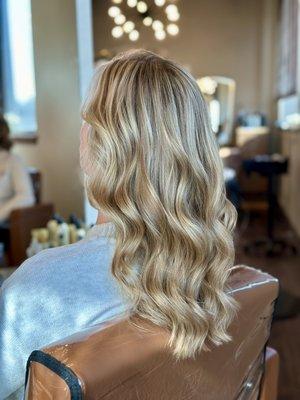 Beautiful highlight with long layers and curls