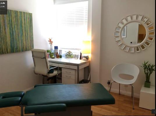 Treatment room at Wren Acupuncture.