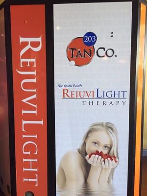 Red Light Therapy !! Rejuvenate your skin! Repairs damaged cells, produces collagen,wrinkles,scars&much more!