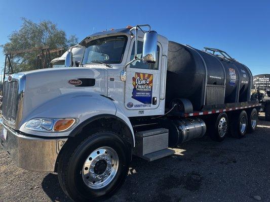 4,035 Gallon Water Delivery Truck