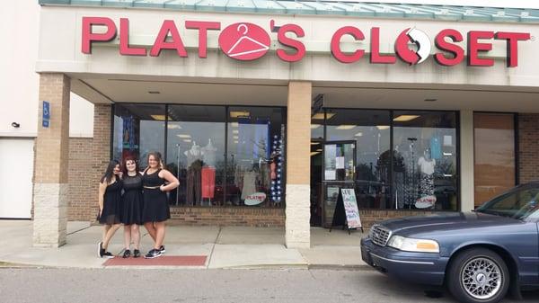 Plato's Closet - Flint, MI volunteers for Whaleys Childrens Center... HOW COOL! Here's a few of the staff members before working an event!