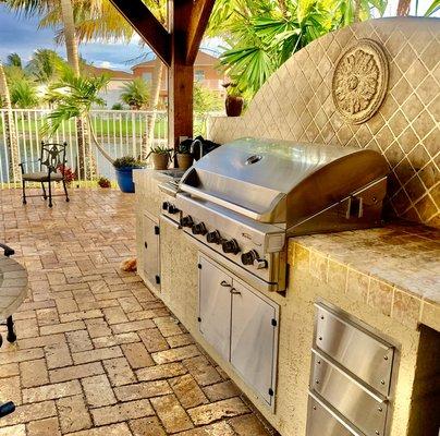 Beautiful outdoor kitchen and grill cleaning in wellington.