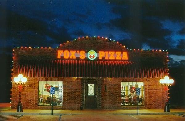 Fox's Pizza Den