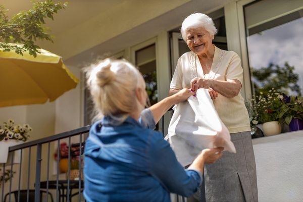 The Missoula Aging Services Meals on Wheels program offers in-home delivery of hot meals five days a week in most areas.