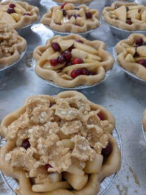 Pear Berry Crisp tastes just like Christmas should.