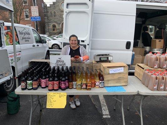 One of the nicest vendors- excellent pears and apples at her stand.