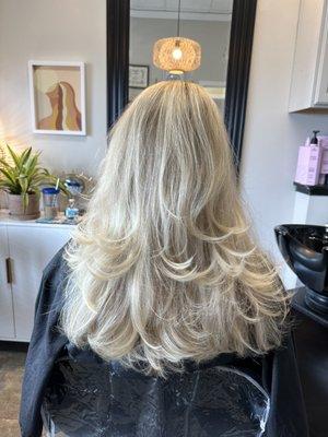 Wavelengths Hair Design & Blow Out Bar