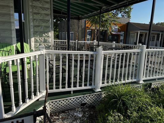 Oversized front porch