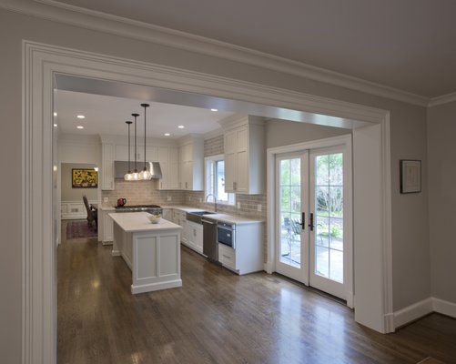 Open kitchen plan, white kitchen, bright and sunny kitchen