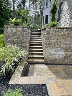 Retaining Wall with Stairs