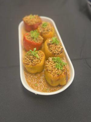 Stuffed bell peppers with farro mix