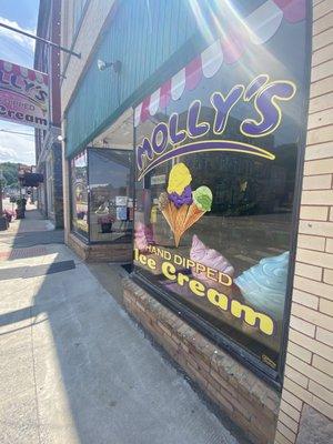 Molly’s Ice Cream