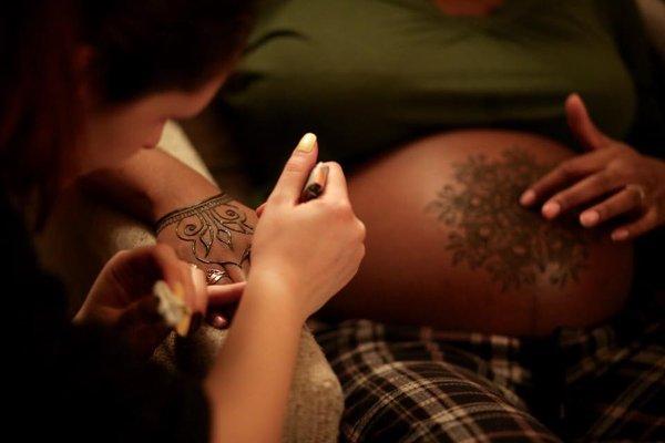 Maternity henna is a long-standing tradition that has evolved in recent years. "Belly blessings" are now a common event in the henna world!