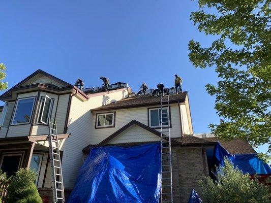 2 crew re-roof complete in one day!