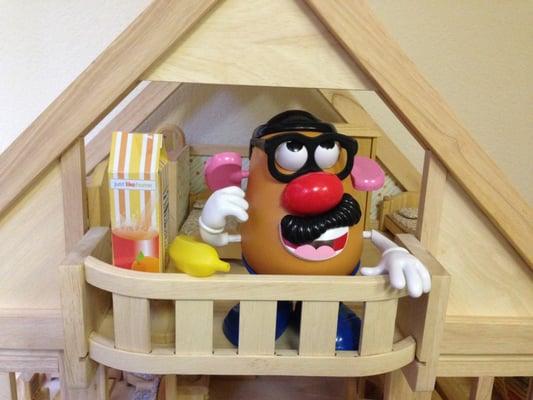 Mr. Potato Head gives an audience