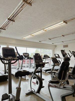 Cardio room.
Our bicycles & Ellipticals are operated by your movement.