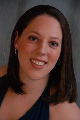 Karen Amlaw Music welcomes voice instructor Leslie Leedberg.