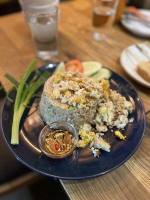 Khao Pad Pu (Crabmeat Fried Rice)