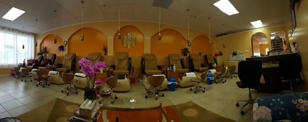 Pedicure area. Very nice and clean.