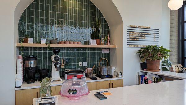 Cute counter, and I like the pink accents