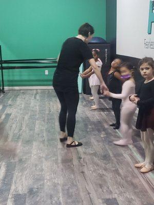 Mrs Victoria is the best my daughter denim loves being in all her tiny ballet classes and she has learned alot.