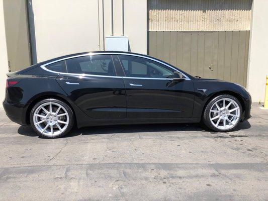 Tesla Model 3 with 20" Silver with Machine Finish