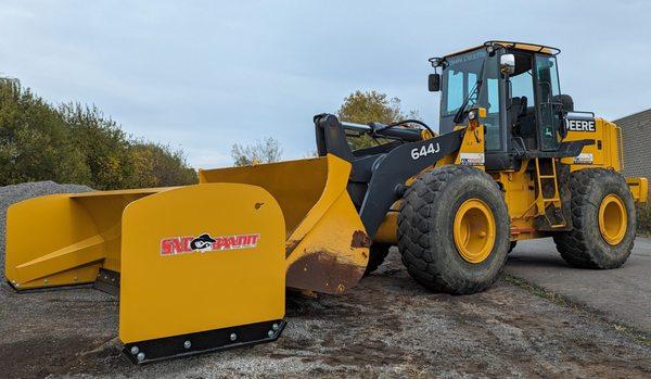 Wheel loaders available with snow pushers