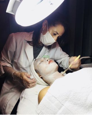 Hydrolifting Facial