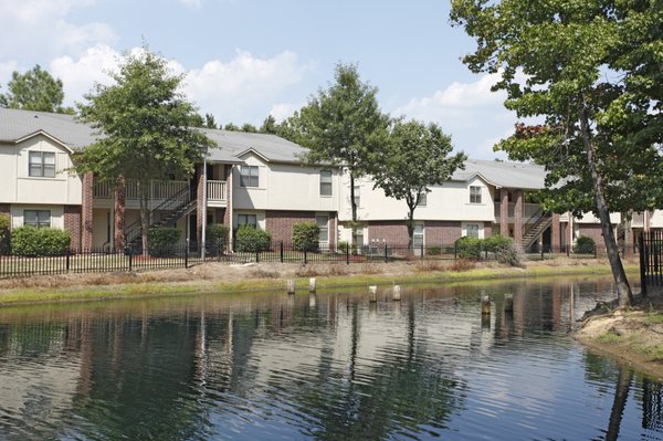 Lake Pointe Apartments