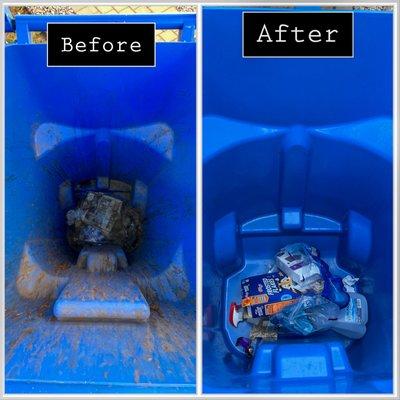 Recycling bin deep cleaning, Book today !