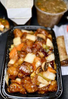 #68 Da Chian chicken, crispy chunks of chicken with stir fried veggies in a slightly spicy sweet and sour sauce w/some pineapple bits