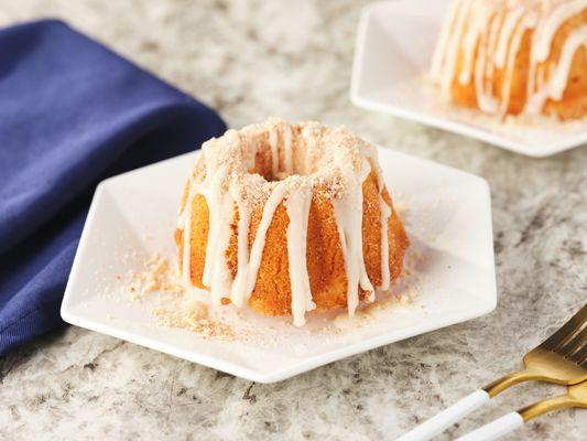 Strawberry Crumb Pound Cake - Petite