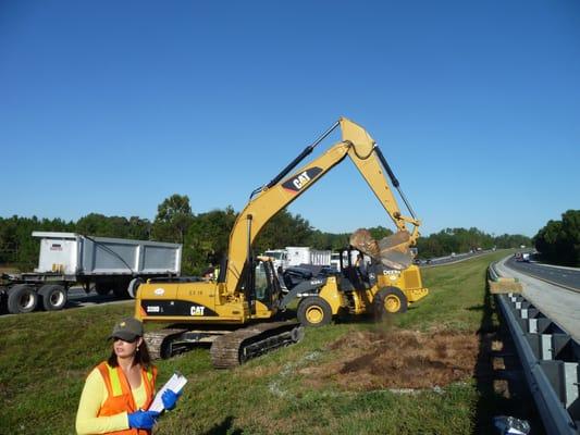 Excavating diesel-impacted soil from a truck accident on Interstate 75.