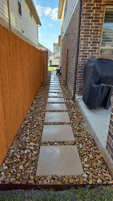 Pathway on the side of the house with 24"x24" paverstones!