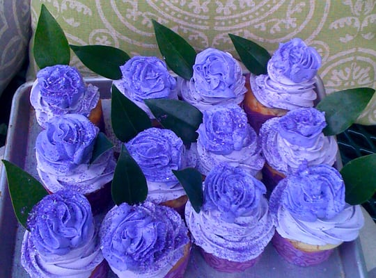 purple rose cupcakes