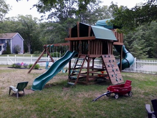 Large fenced in yard with lots to do.